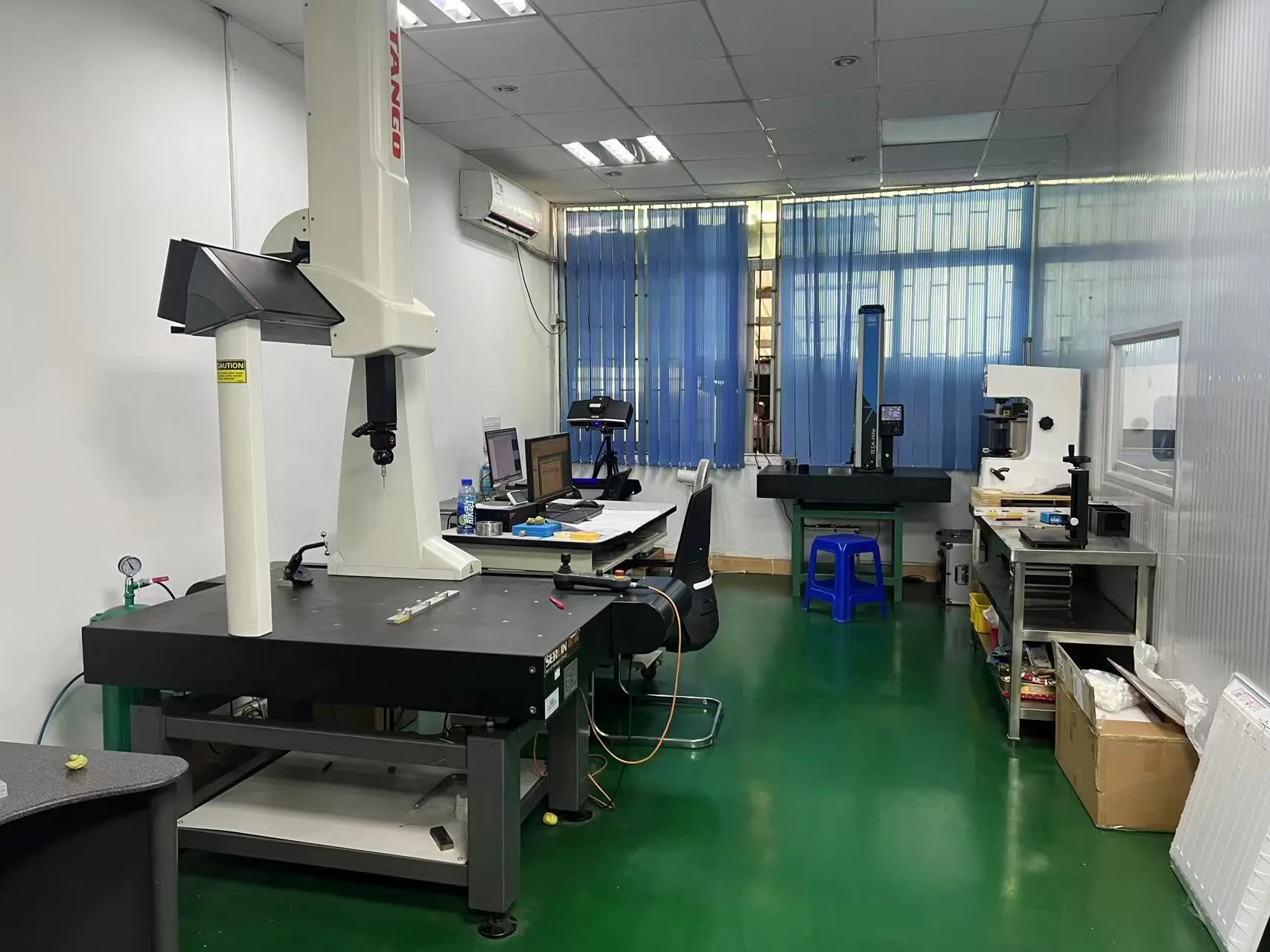 DFocus quality inspection room with CMM equipment